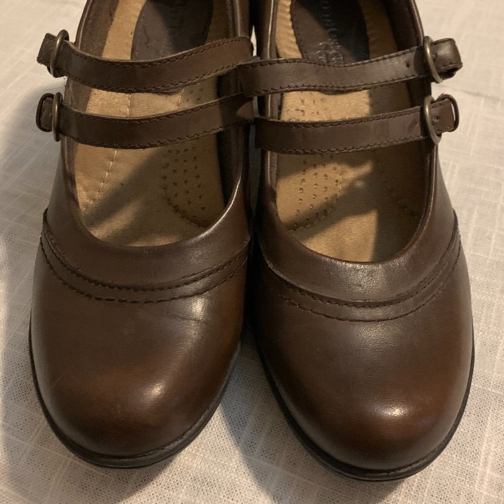 Earth Origins Brown Leather Mary Jane Pumps buckle straps, size 7, 2.5" heel